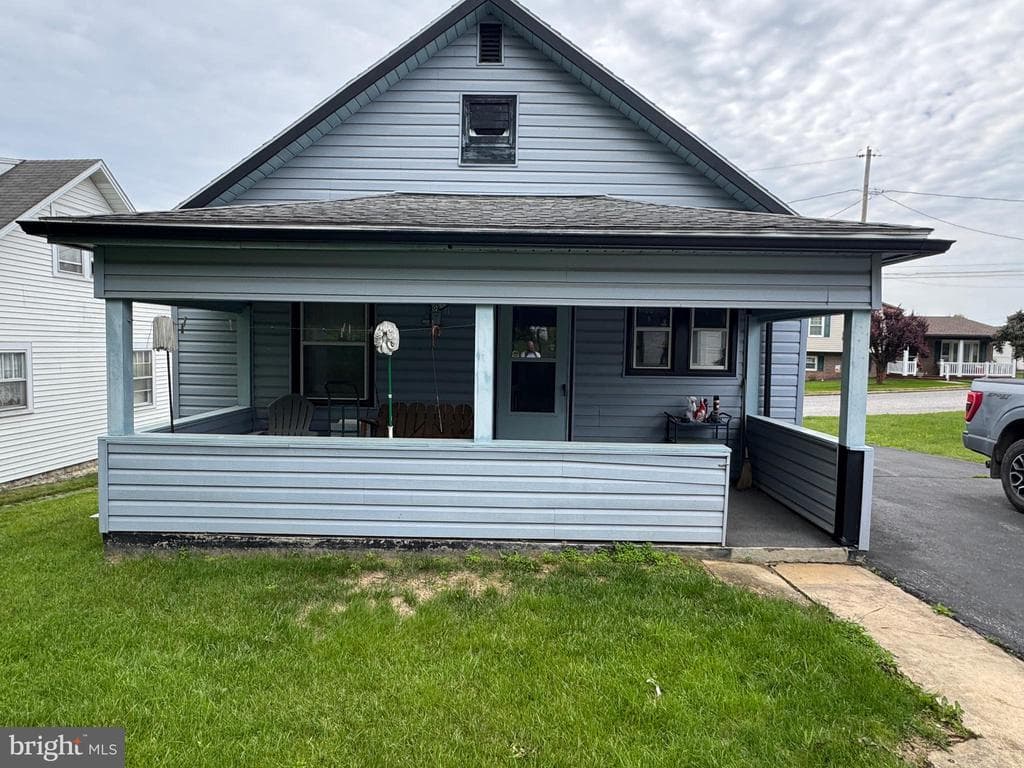 Property photo #4 for 817 Maple Street, Waynesboro, PA 17268