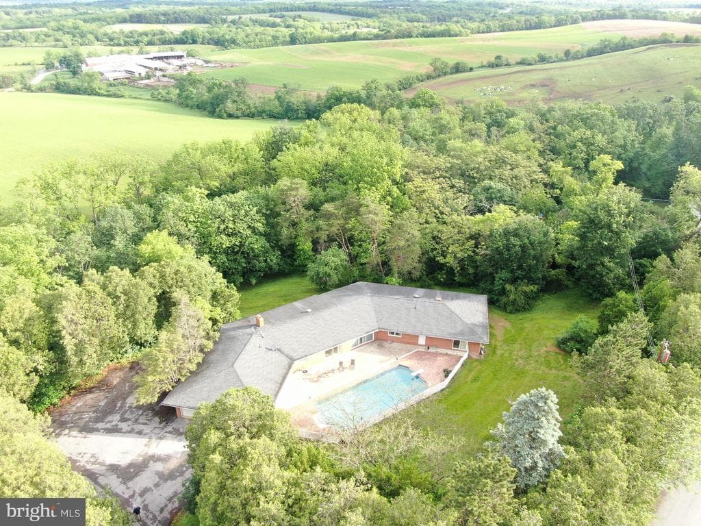 Property photo #1 for 25 Sheffield Drive, Chambersburg, PA 17201