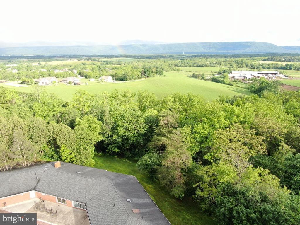 Property photo #10 for 25 Sheffield Drive, Chambersburg, PA 17201