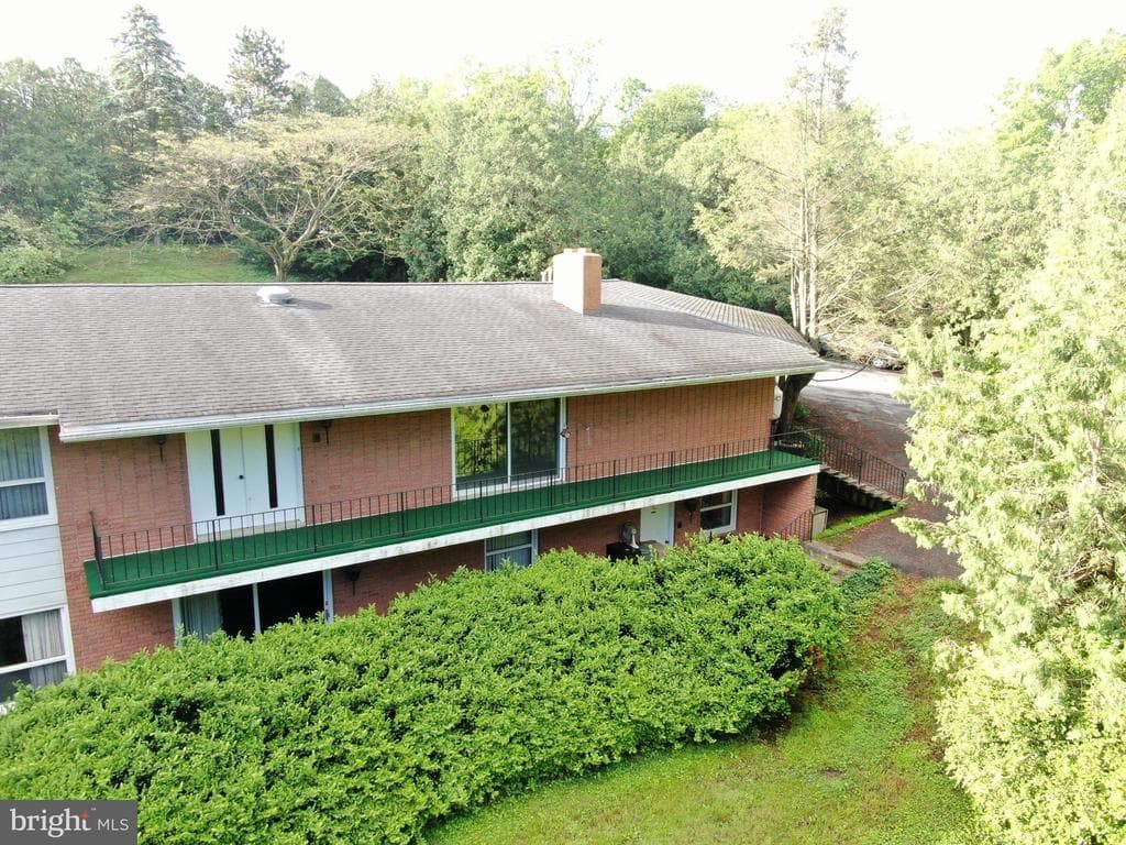 Property photo #18 for 25 Sheffield Drive, Chambersburg, PA 17201