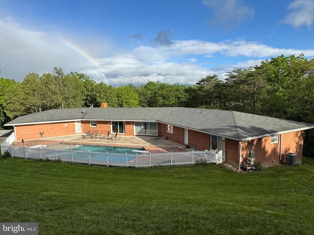 Property photo #36 for 25 Sheffield Drive, Chambersburg, PA 17201