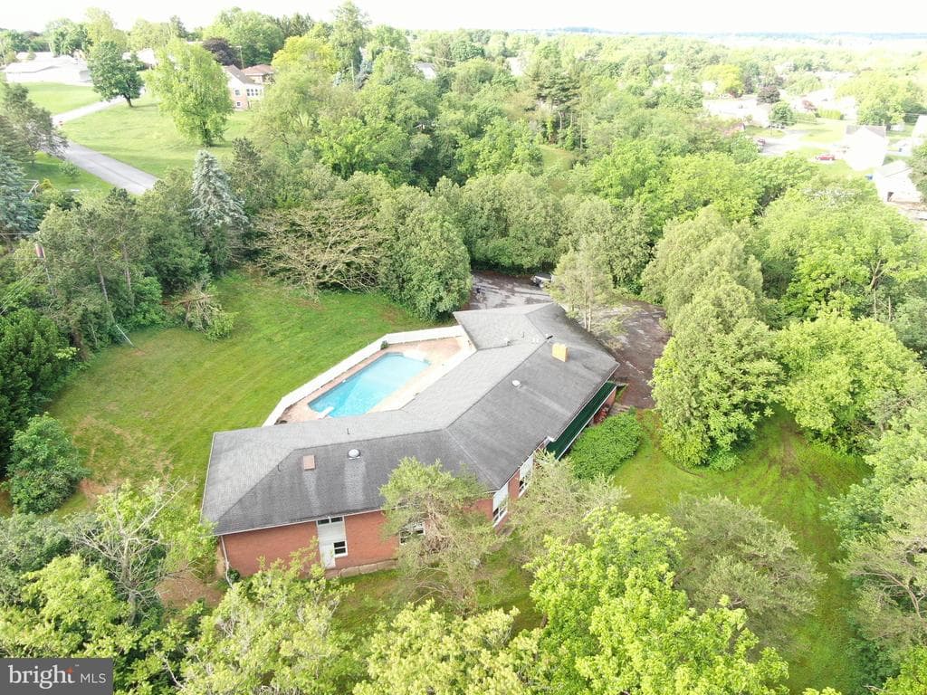 Property photo #7 for 25 Sheffield Drive, Chambersburg, PA 17201
