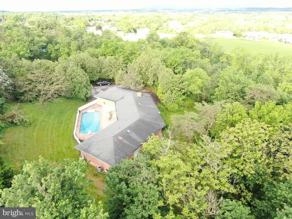 Property photo #8 for 25 Sheffield Drive, Chambersburg, PA 17201