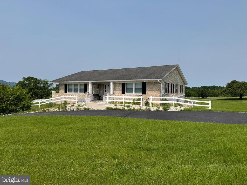 Property photo #1 for 6472 Edwards Drive, Mercersburg, PA 17236