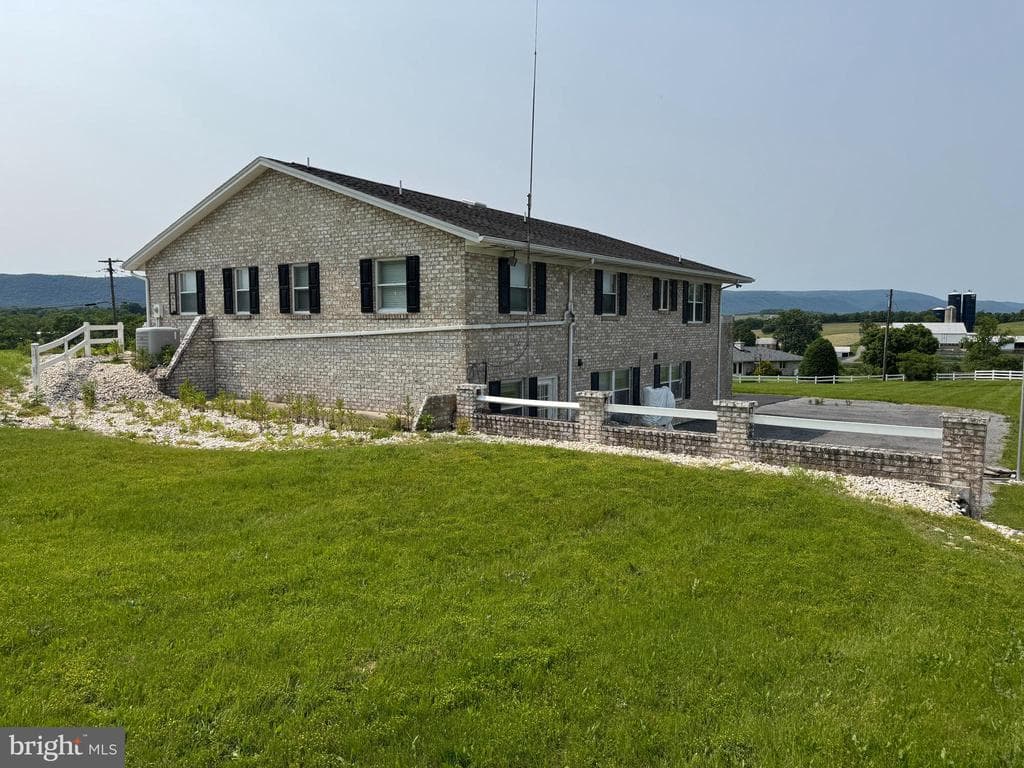 Property photo #4 for 6472 Edwards Drive, Mercersburg, PA 17236