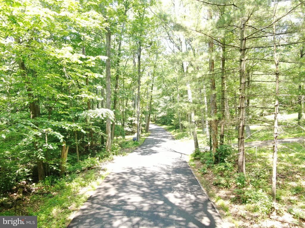 Property photo #9 for 14527 Tower Rd, Smithsburg, MD 21783