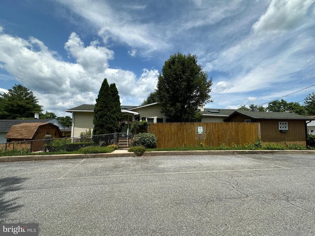 Property photo #2 for 213 W High St, Sharpsburg, MD 21782