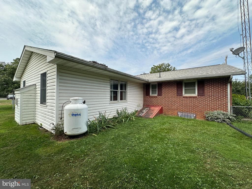 Property photo #11 for 594 Shadyside Drive, Chambersburg, PA 17202