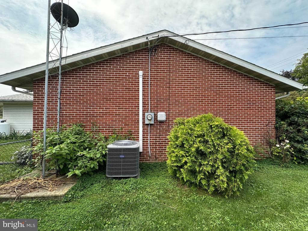 Property photo #13 for 594 Shadyside Drive, Chambersburg, PA 17202