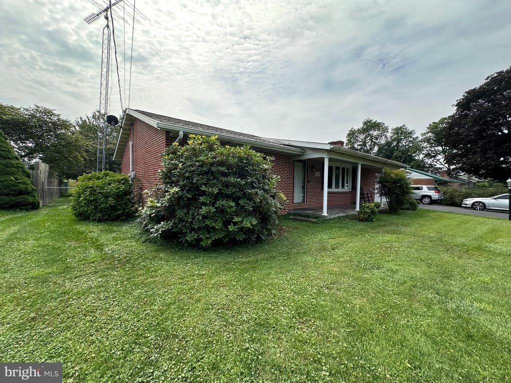 Property photo #5 for 594 Shadyside Drive, Chambersburg, PA 17202
