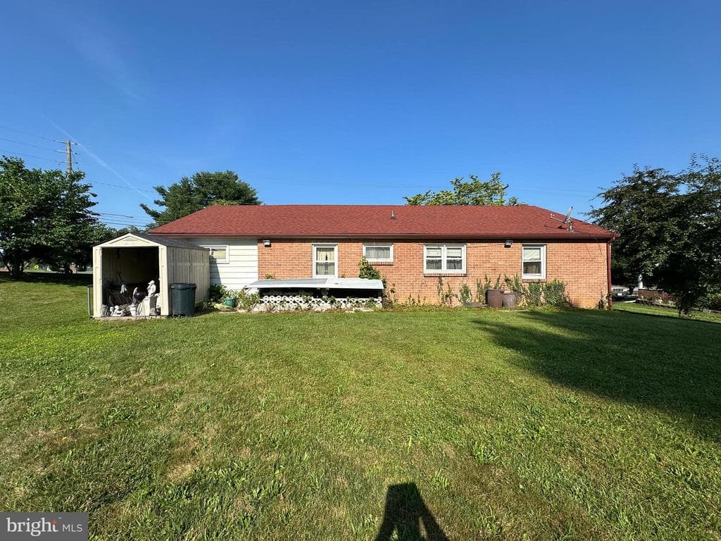Property photo #6 for 1 N Clifton Drive, Williamsport, MD 21795