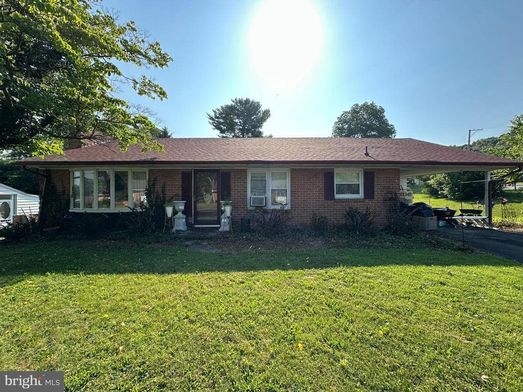 Property photo #0 for 1 N Clifton Drive, Williamsport, MD 21795