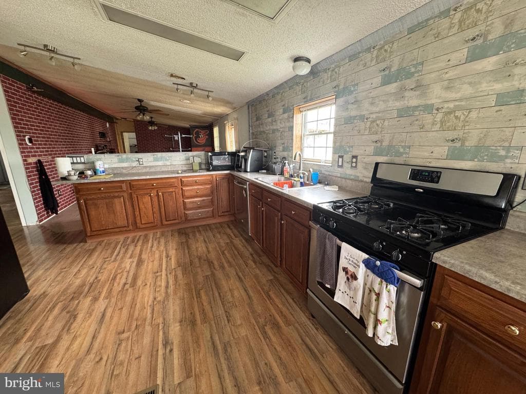 Property photo #2 for Mobile Home at 142 Pleasantwood Ave, St. Thomas, PA 17252