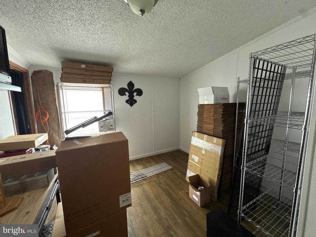 Property photo #6 for Mobile Home at 142 Pleasantwood Ave, St. Thomas, PA 17252