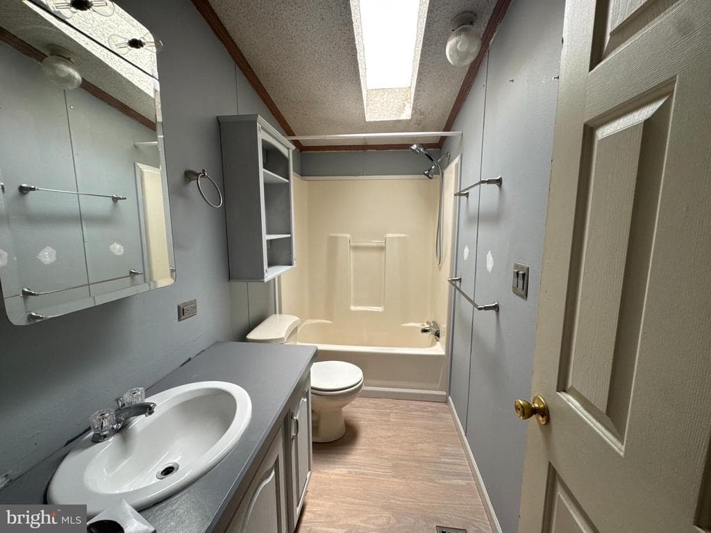 Property photo #7 for Mobile Home at 142 Pleasantwood Ave, St. Thomas, PA 17252
