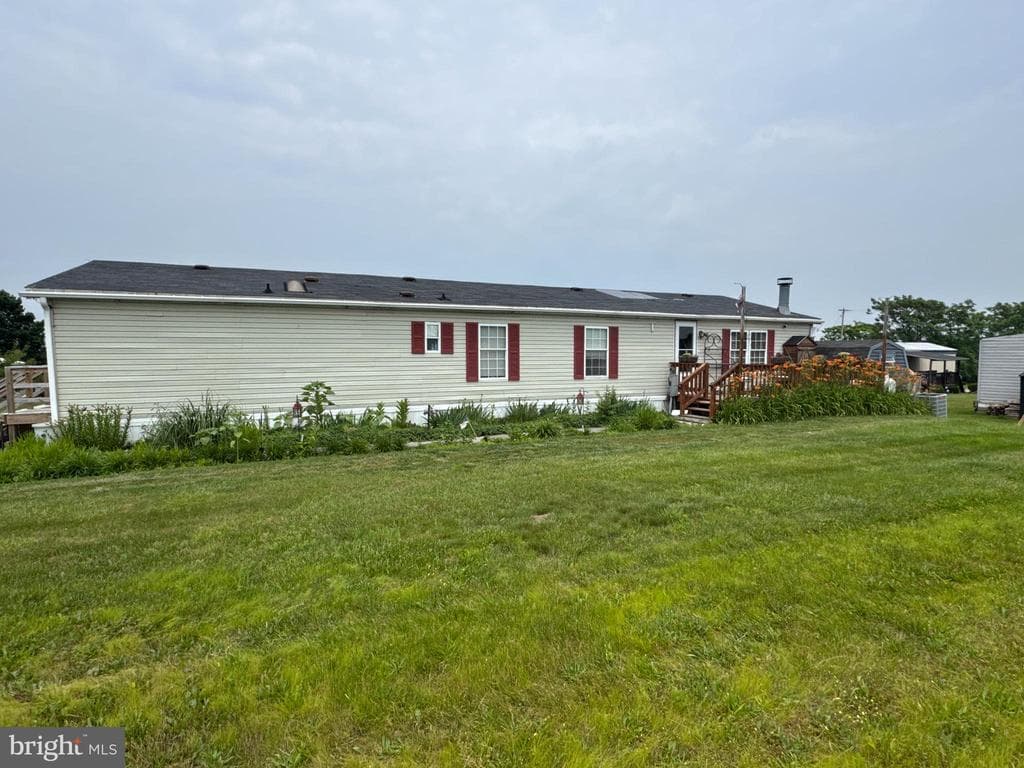 Property photo #9 for Mobile Home at 142 Pleasantwood Ave, St. Thomas, PA 17252