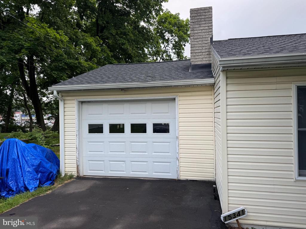 Property photo #3 for 15341 Orchard Ave, Blue Ridge Summit, PA 17214