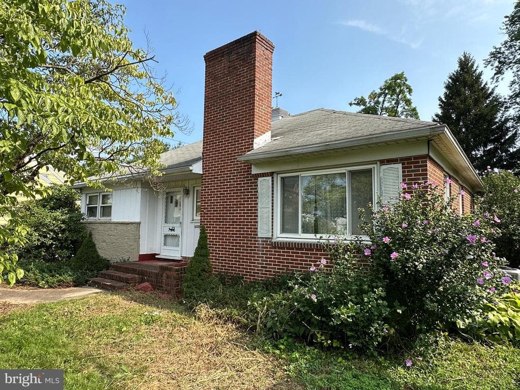 Property photo #1 for 6008 Cumberland Hwy, Chambersburg, PA 17202