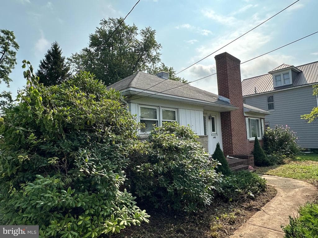 Property photo #2 for 6008 Cumberland Hwy, Chambersburg, PA 17202