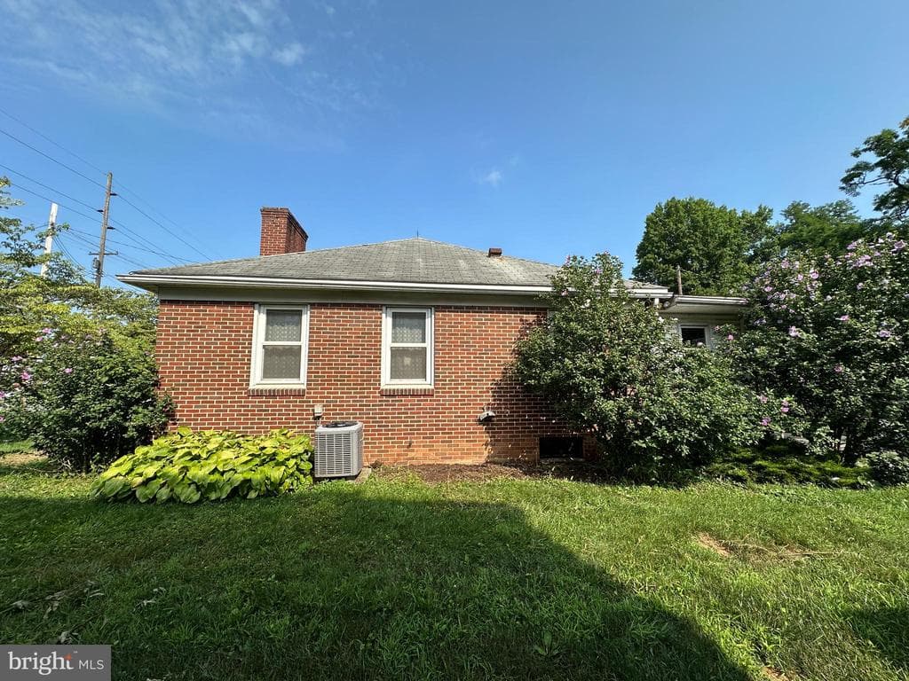 Property photo #5 for 6008 Cumberland Hwy, Chambersburg, PA 17202