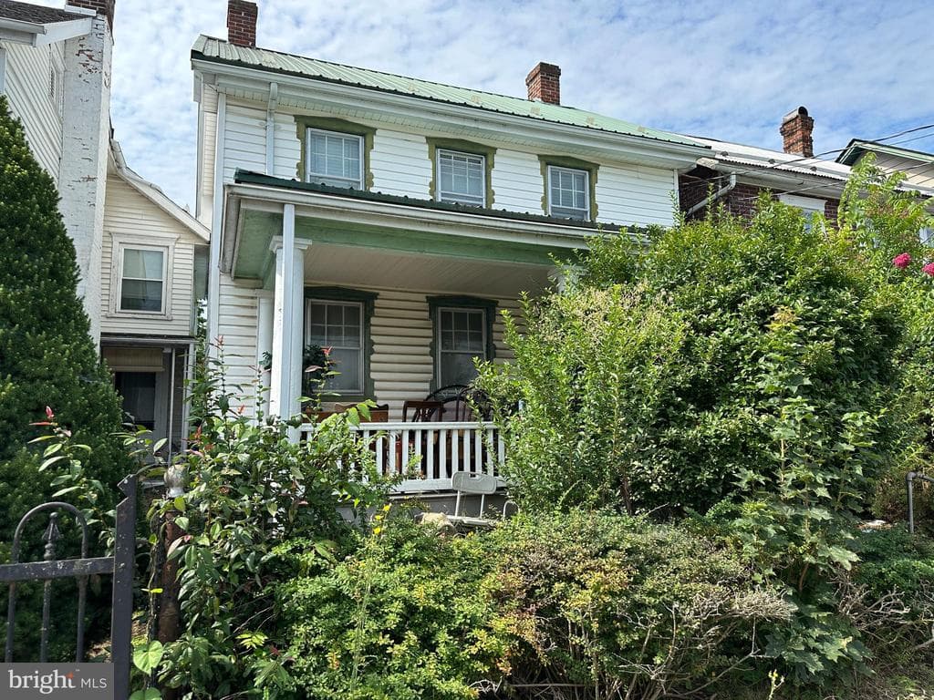 Property photo #2 for 129 E Franklin Street, Greencastle, PA 17225