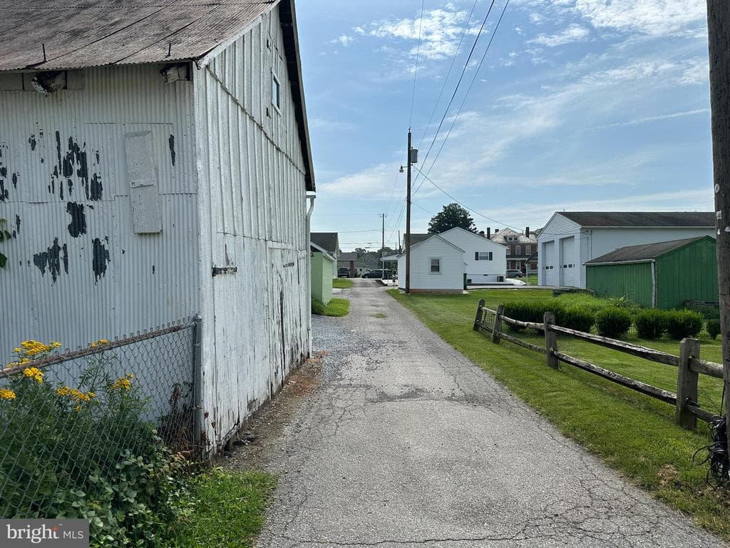 Property photo #9 for 129 E Franklin Street, Greencastle, PA 17225