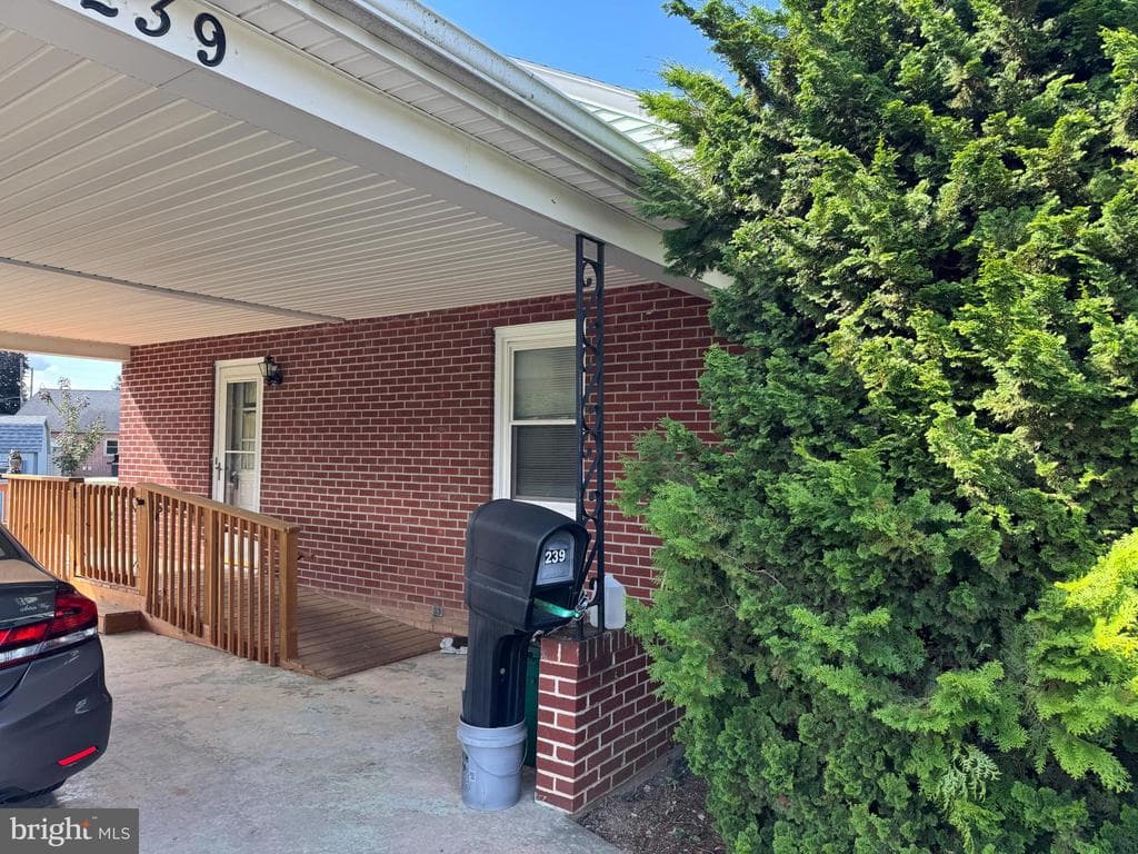 Property photo #6 for 239 Orchard Circle, Greencastle, PA 17225