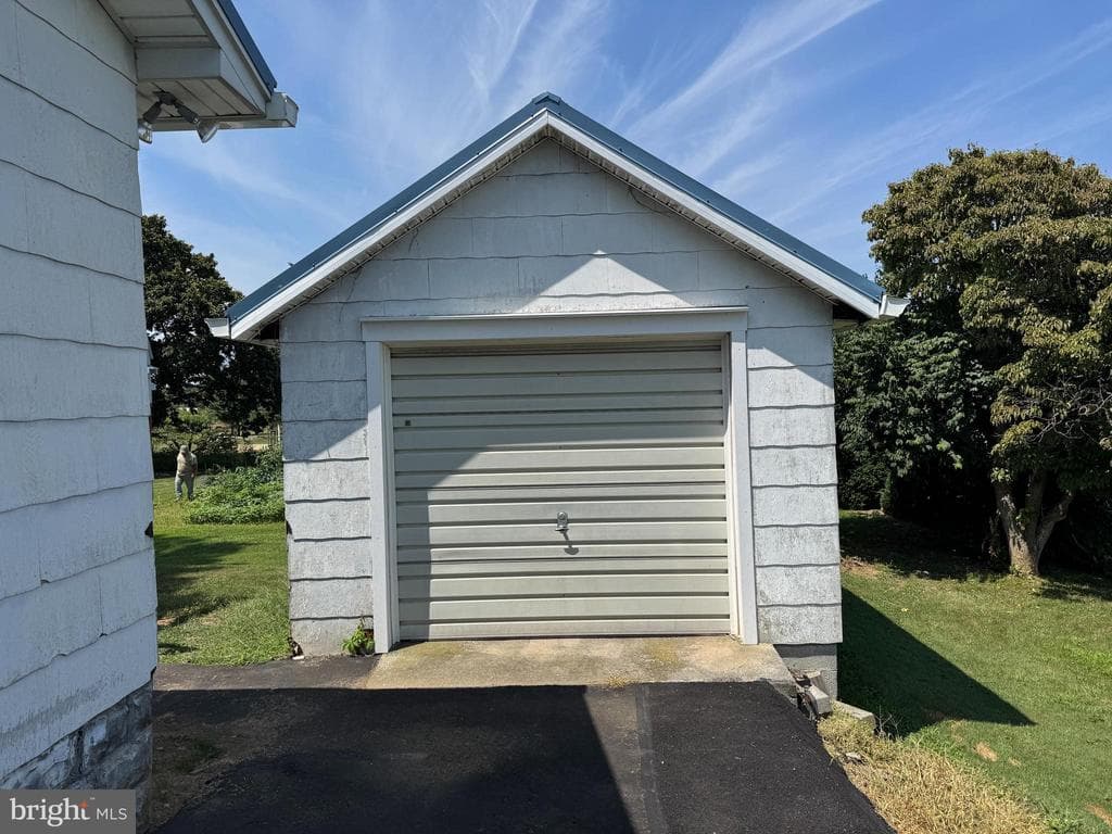 Property photo #8 for 15444 Pennsylvania Ave, Greencastle, PA 17225