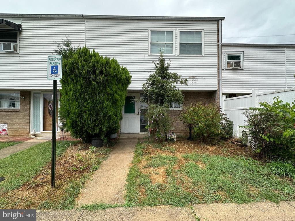 Property photo #1 for 421 Bethlehem Ct, Hagerstown, MD 21740