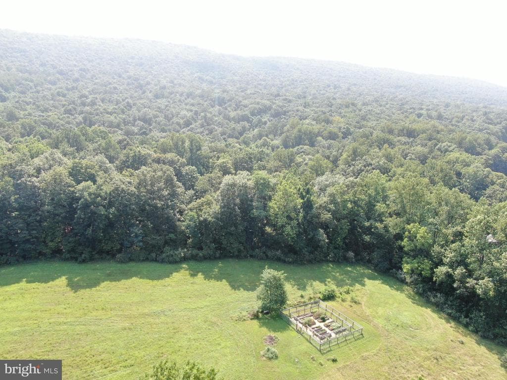 Property photo #9 for 7160 Little Cove Rd, Mercersburg, PA 17236