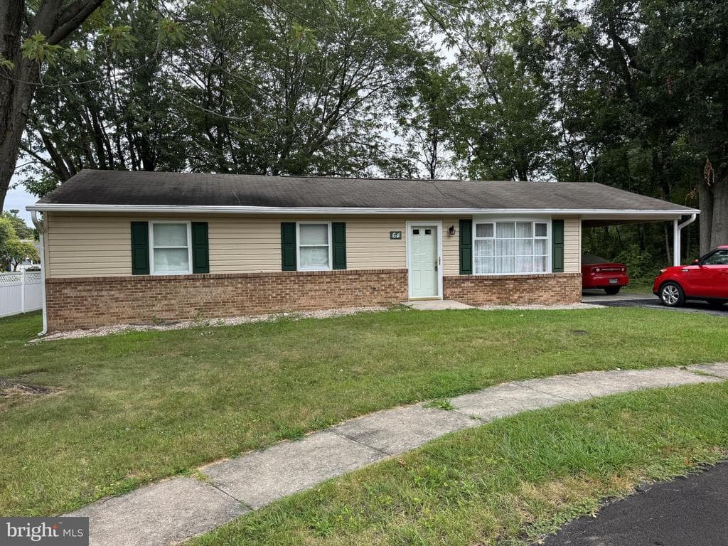 Property photo #2 for 64 Stanley Hauver Dr, Smithsburg, MD 21783