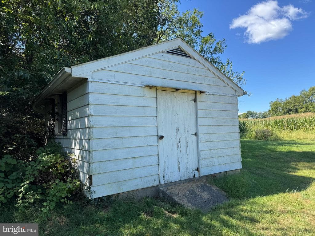 Property photo #13 for 4594 Salem Church Rd, Waynesboro, PA 17268